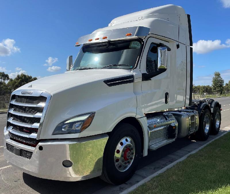 2025 Freightliner Cascadia 126 