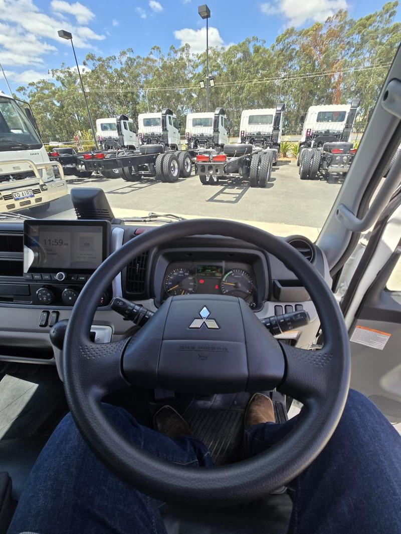 2025 Fuso Canter 515 2025 Fuso Canter 515 Ally Pantech with Roller Door 