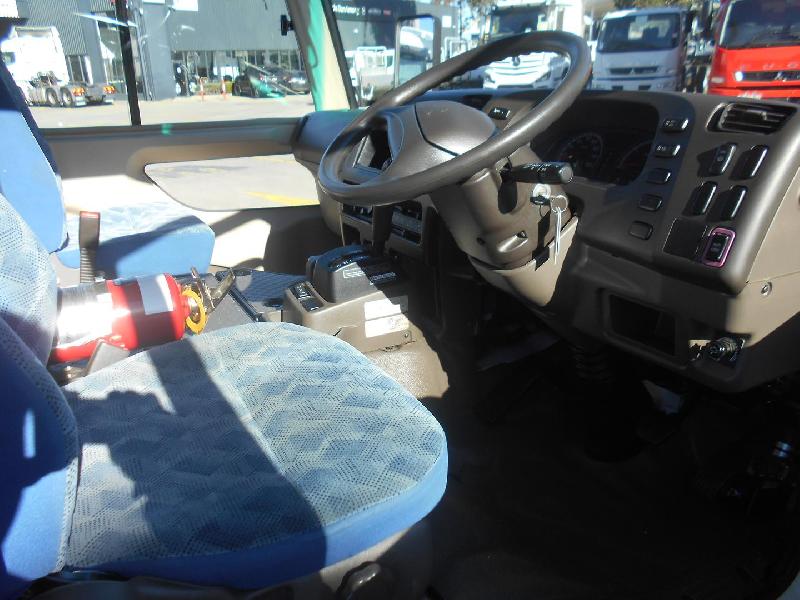 2018 Mitsubishi Fuso ROSA DELUXE 25 SEATER AUTOMATIC BUS 
