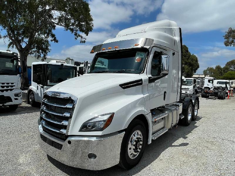 2024 Freightliner Cascadia 126 