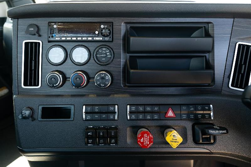 2024 Freightliner Cascadia 126 