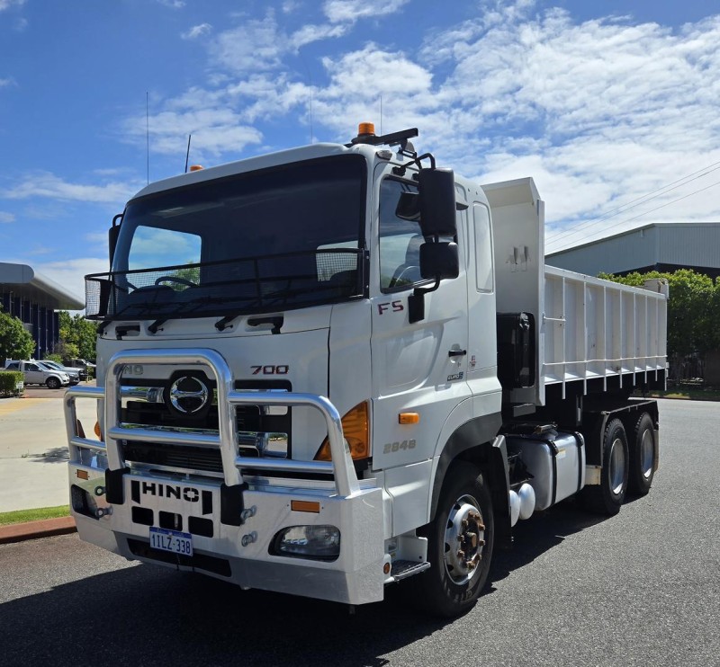 2015 Hino GS 700 Series HINO 2015 GS700 2848 SERIES HINO TIPPER EX SHIRE COUNCIL 