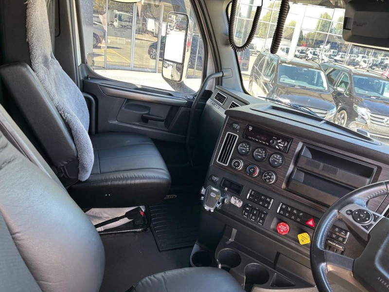 2022 Freightliner Cascadia 126 126 48 Bunk 