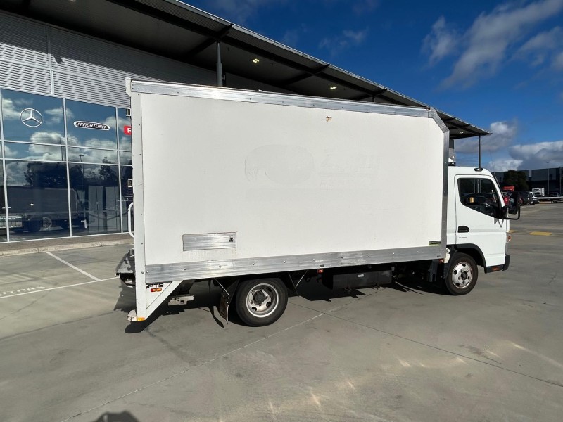 2022 Fuso Canter 515 Box Truck AUTO 