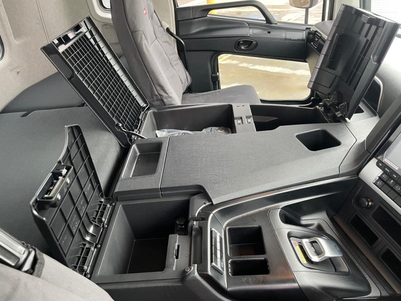 Velocity Truck Centers Australia