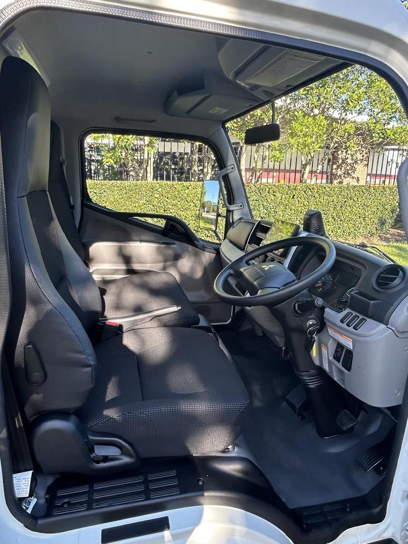 2025 Fuso Canter 515 Narrow 