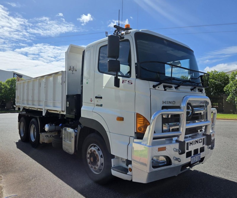 2015 Hino GS 700 Series HINO 2015 GS700 2848 SERIES HINO TIPPER EX SHIRE COUNCIL