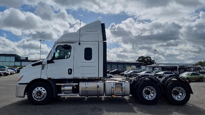 2024 Freightliner Cascadia 116 