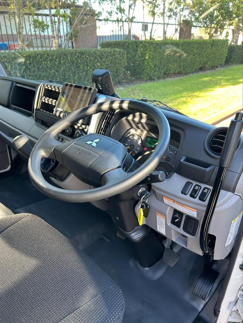 2025 Fuso Canter 815 