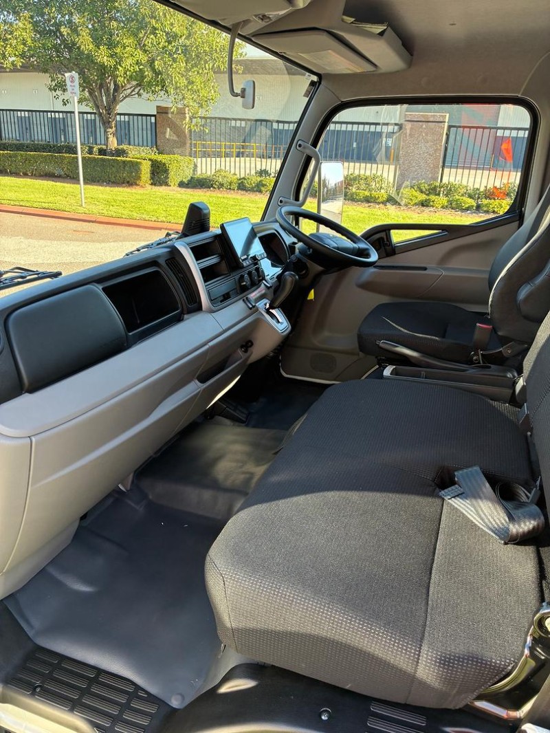 2026 Fuso Canter 815 Crew 