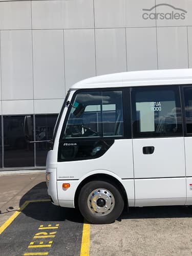 2021 Fuso Rosa Bus 22 Seat Deluxe Auto White