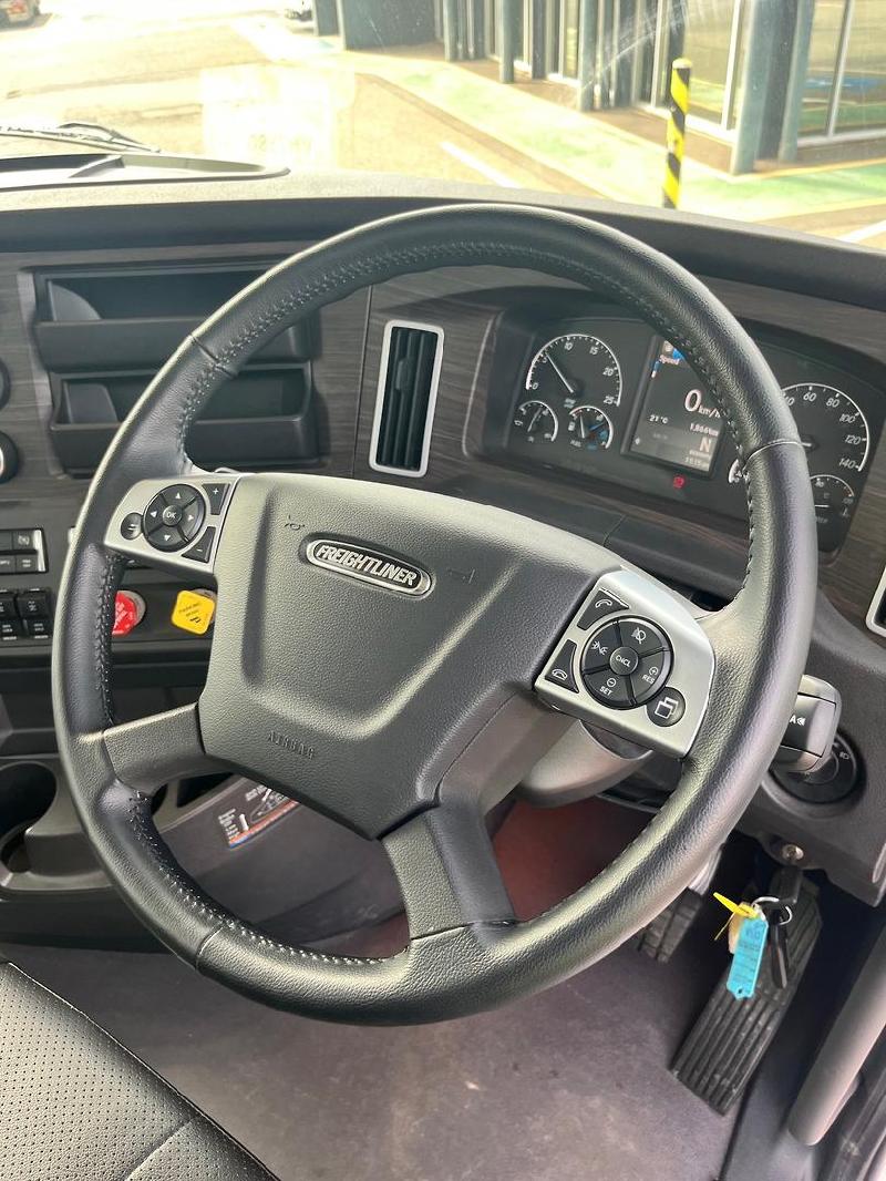 2024 Freightliner Cascadia 116 Tipper 