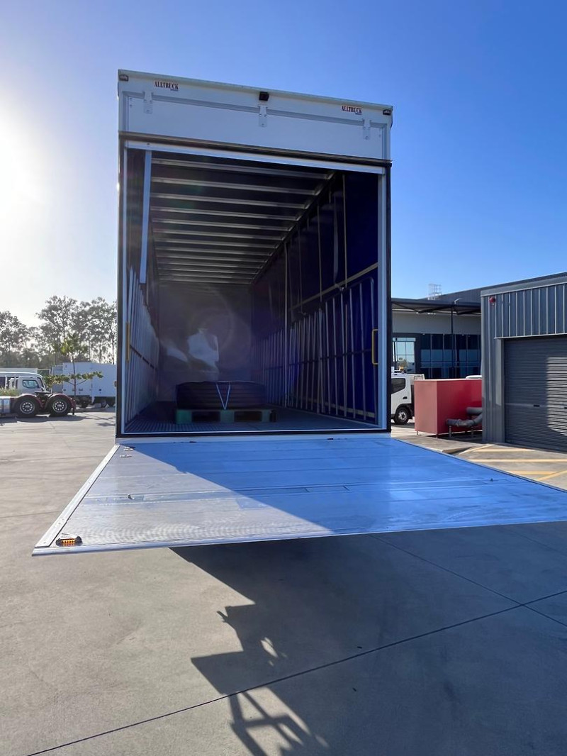 2026 Fuso Shogun FU84 360 14 PALLET CURTAINSIDE BODY AND LOADER 