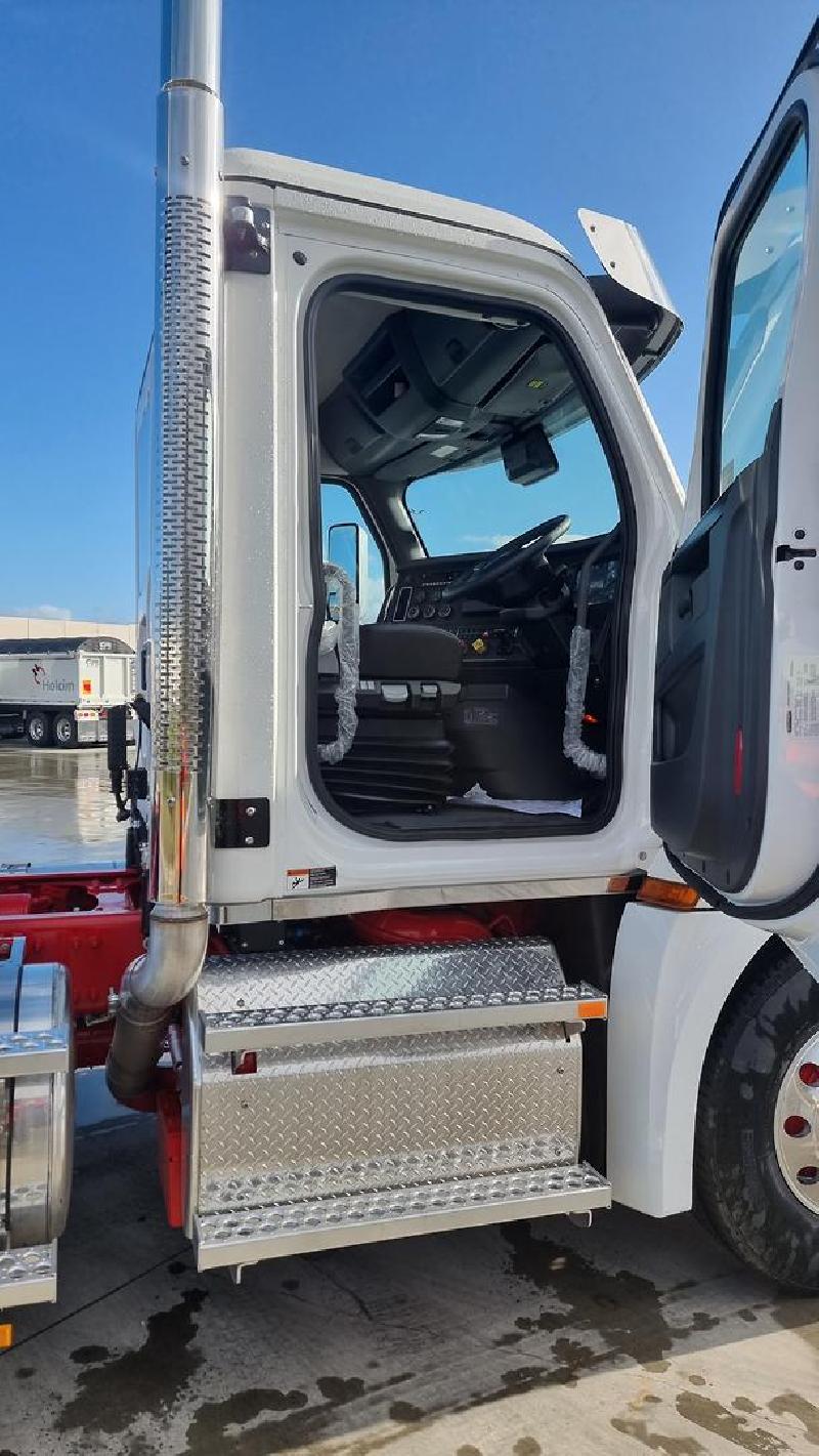 2024 Freightliner Cascadia 126 Tipper 