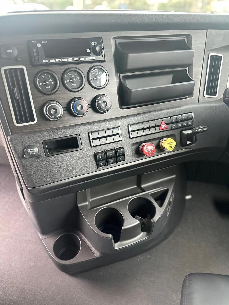 2024 Freightliner Cascadia 116 Freightliner Cascadia 116 