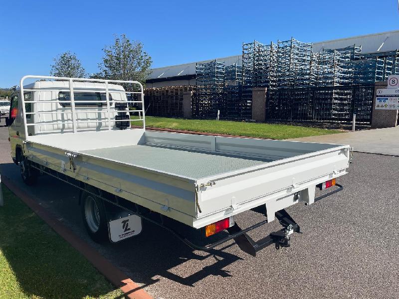 2023 Fuso Canter 815 