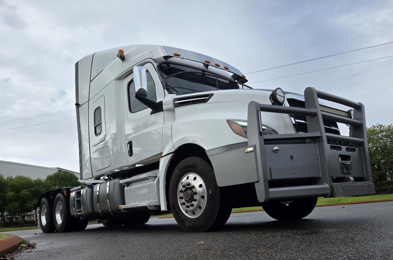 2021 Freightliner Cascadia 126 