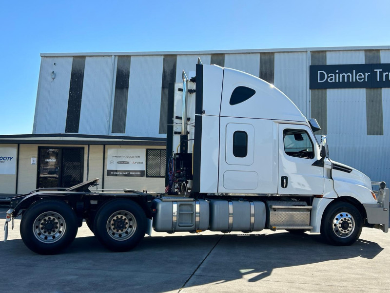 2022 Freightliner Cascadia 126 Available now 
