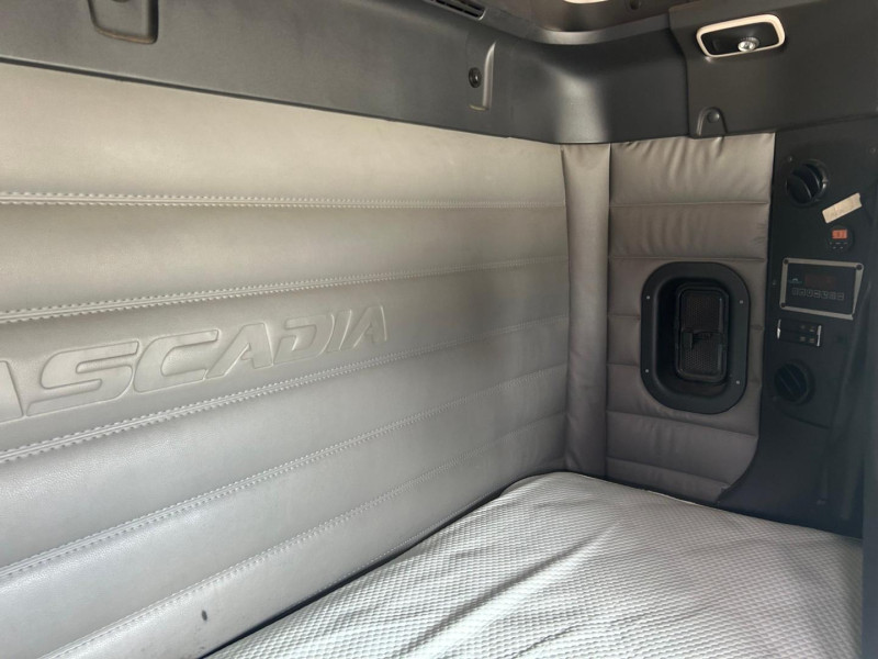 2021 Freightliner Cascadia 126 36 XT bunk 