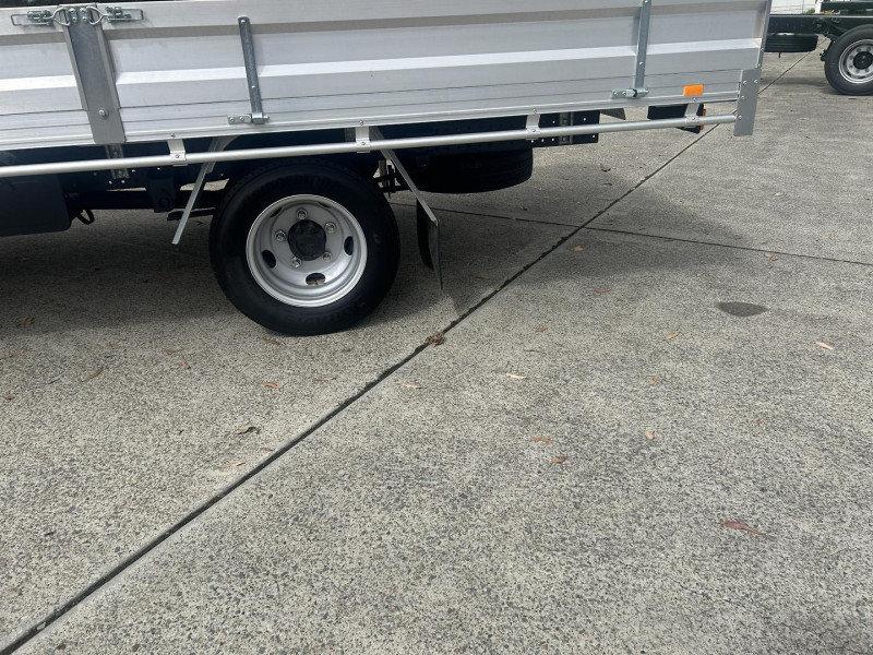 2025 Fuso Canter 515 Alloy Tray Demonstrator 