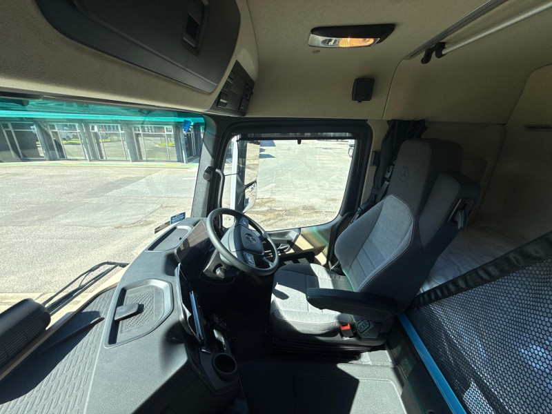 Velocity Truck Centers Australia