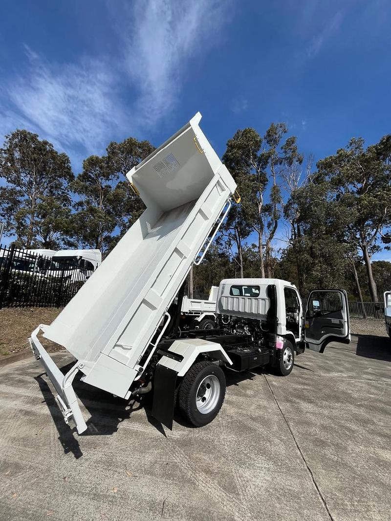 2025 Fuso Canter 815 815 TIPPER 