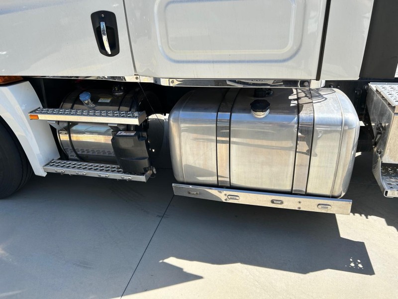 2022 Freightliner Cascadia 126 126 48 Bunk 