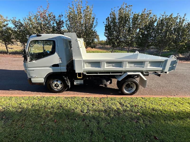 2025 Fuso Canter 815 