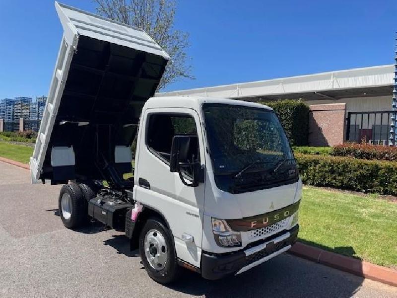 2025 Fuso CANTER 615