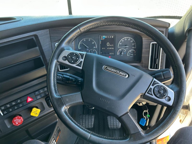 2021 Freightliner Cascadia 126 126 