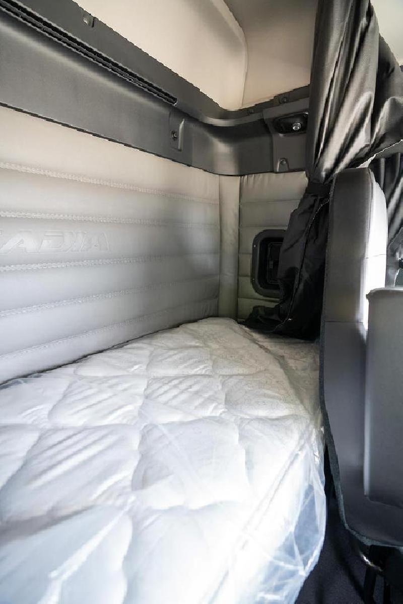 2024 Freightliner Cascadia 116 EURO 6 EMISSION STANDARD 