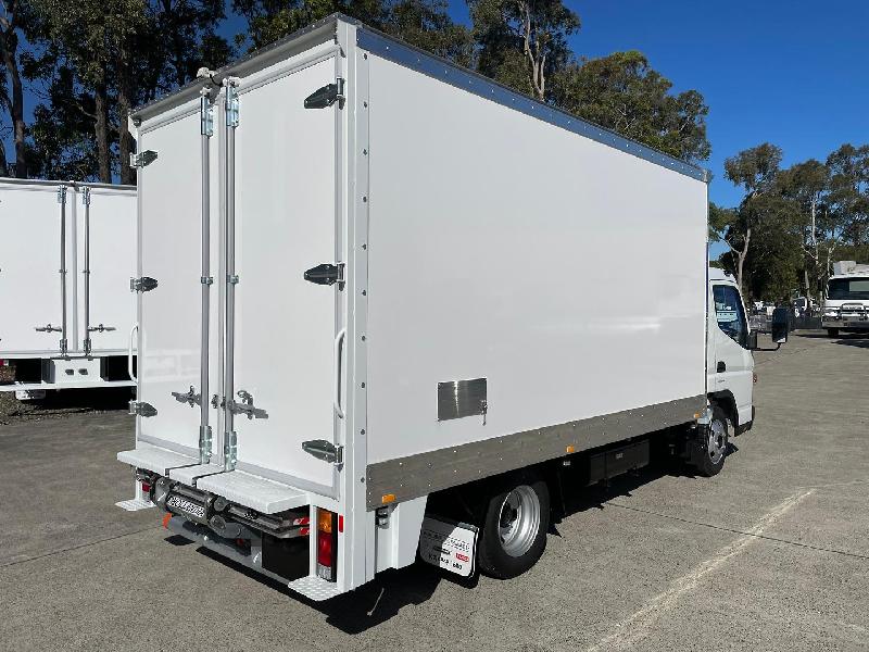 2023 Fuso Canter 515 