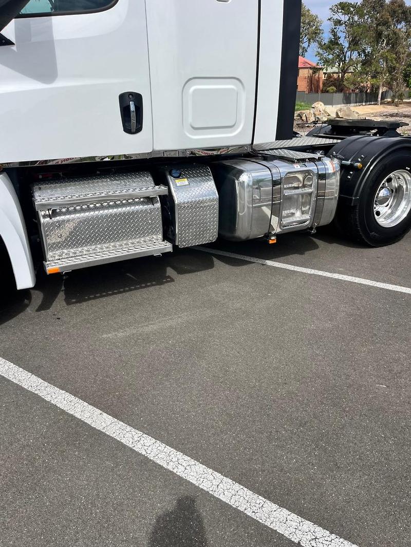 2024 Freightliner Cascadia 126