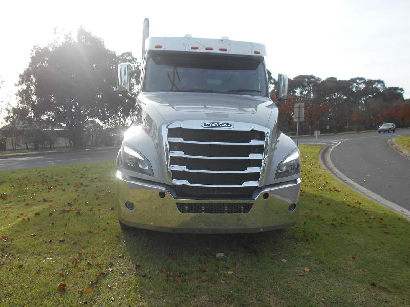 2023 Freightliner Cascadia 126 Tipper 