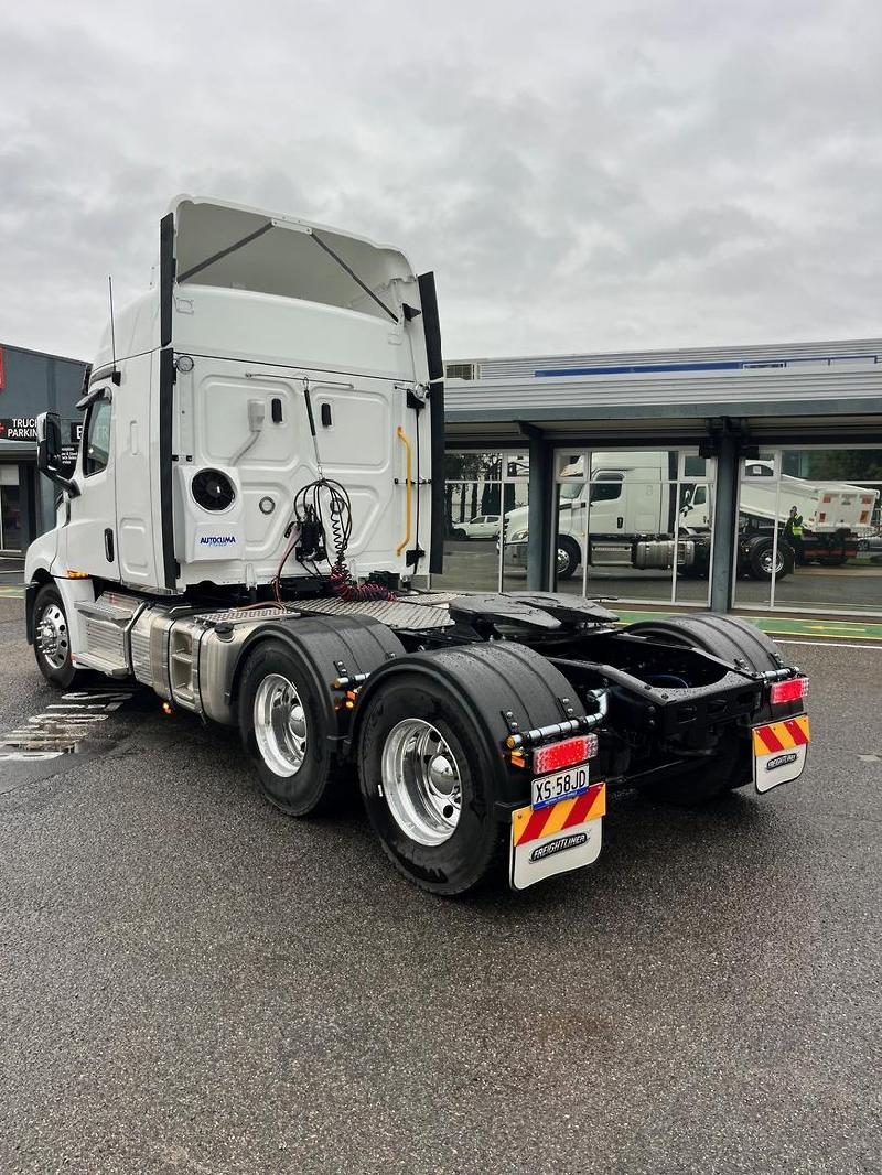 2024 Freightliner Cascadia 126 