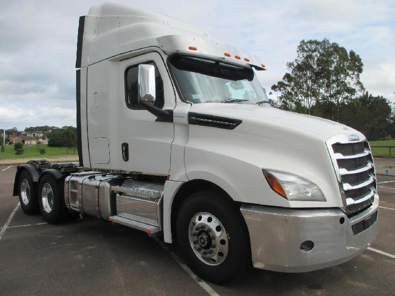 2024 Freightliner Cascadia 126 