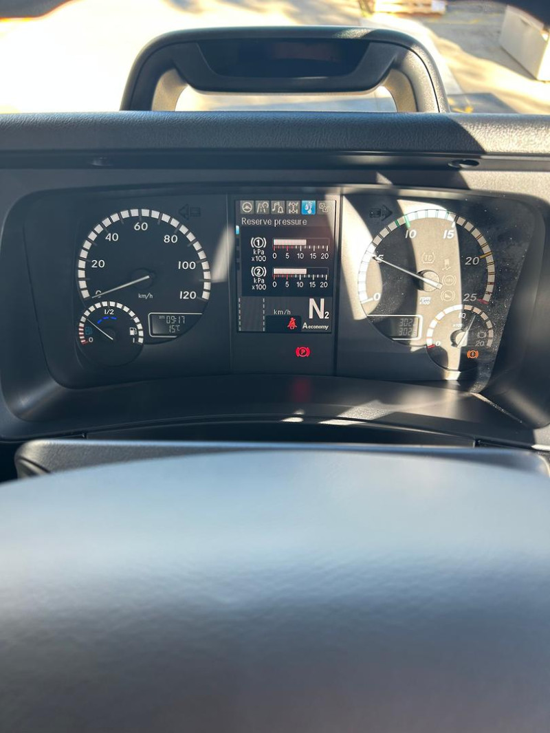 Velocity Truck Centers Australia