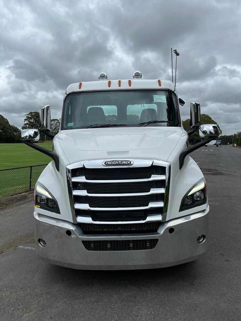 2023 Freightliner Cascadia 116 