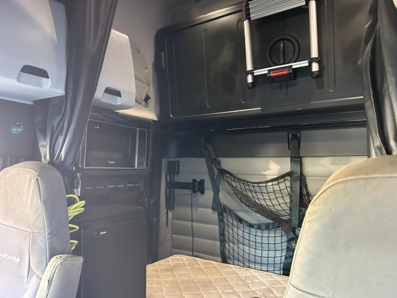 2022 Freightliner Cascadia 126 Available now 
