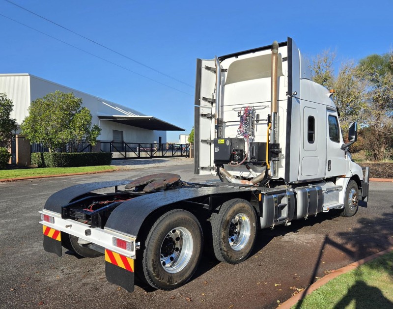 2021 Freightliner Cascadia 126 