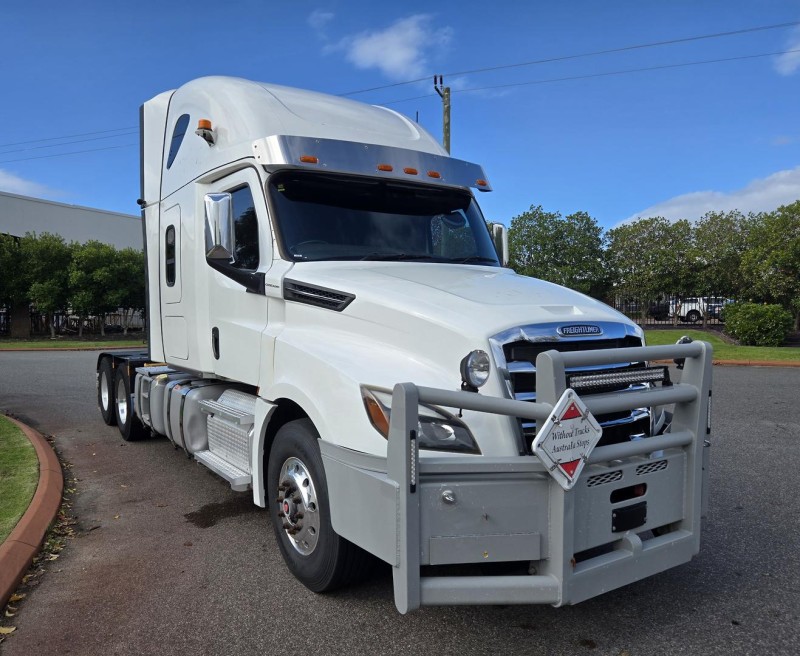 2021 Freightliner Cascadia 126 126 