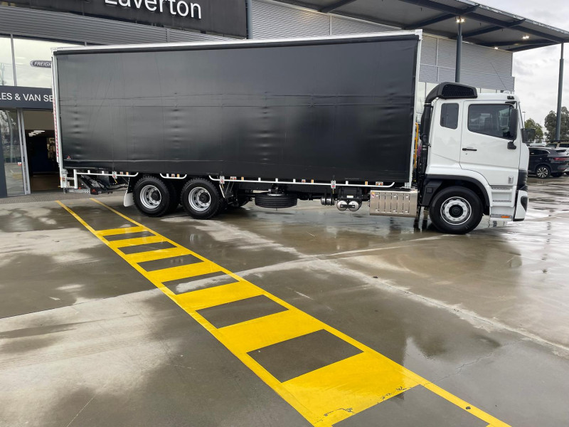 Velocity Truck Centers Australia