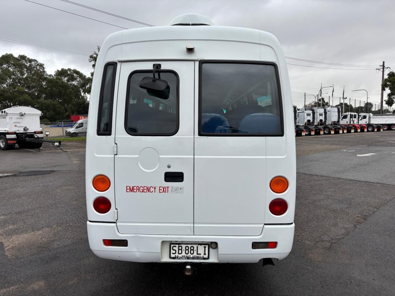 2016 Fuso Rosa Deluxe 25 Seat 