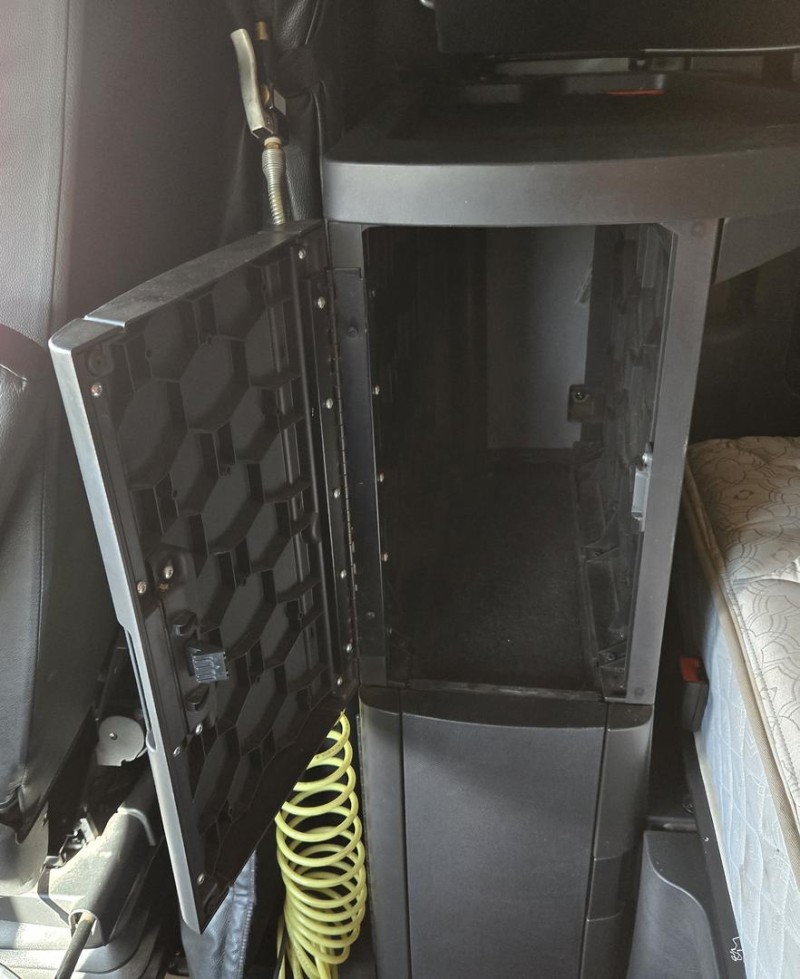 2020 Freightliner Cascadia INTEGRATED SINGLE SLEEPER 