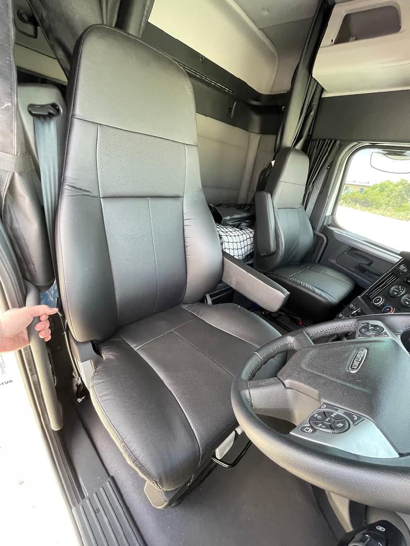 2024 Freightliner Cascadia 116 