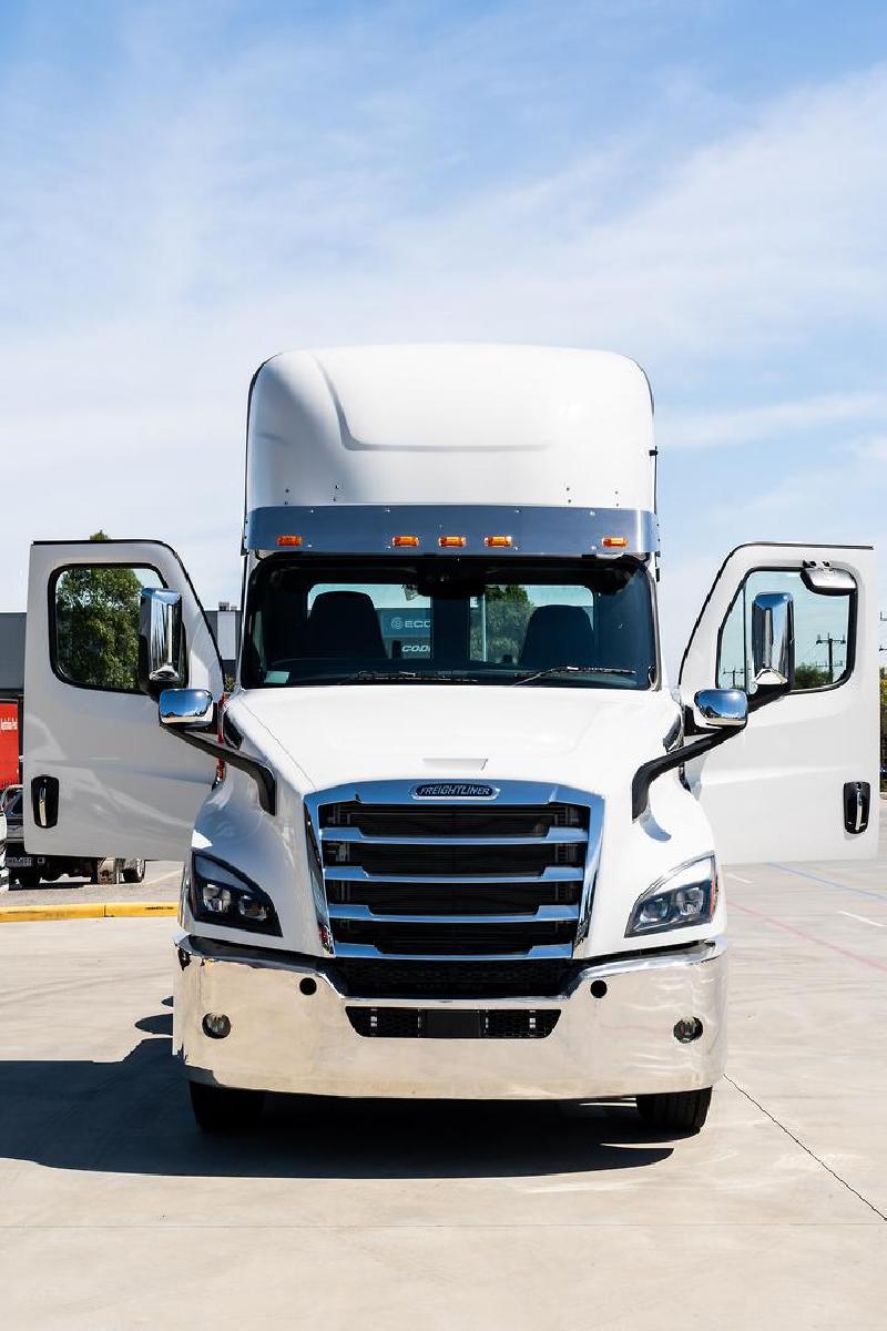 2024 Freightliner Cascadia 126 