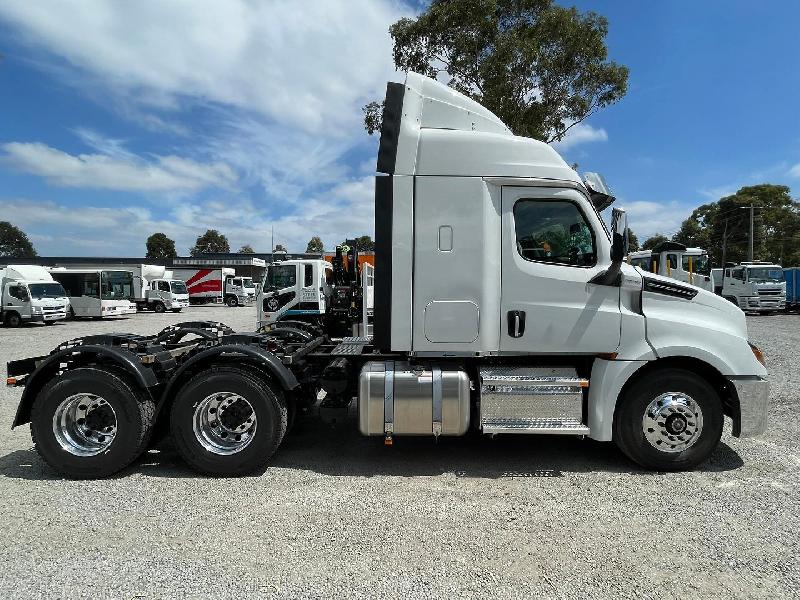 2024 Freightliner Cascadia 126 