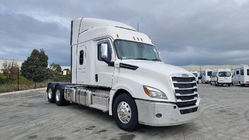 2024 Freightliner Cascadia 126