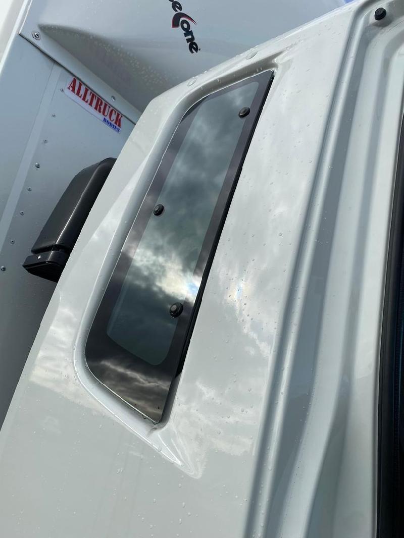 2024 Fuso Fighter 2427 