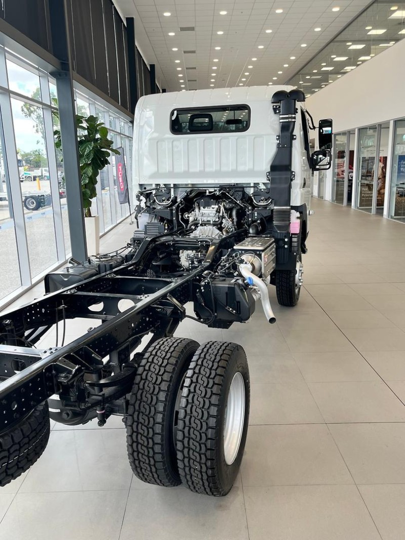 2026 Fuso Canter 4x4 CAB CHASSIS 